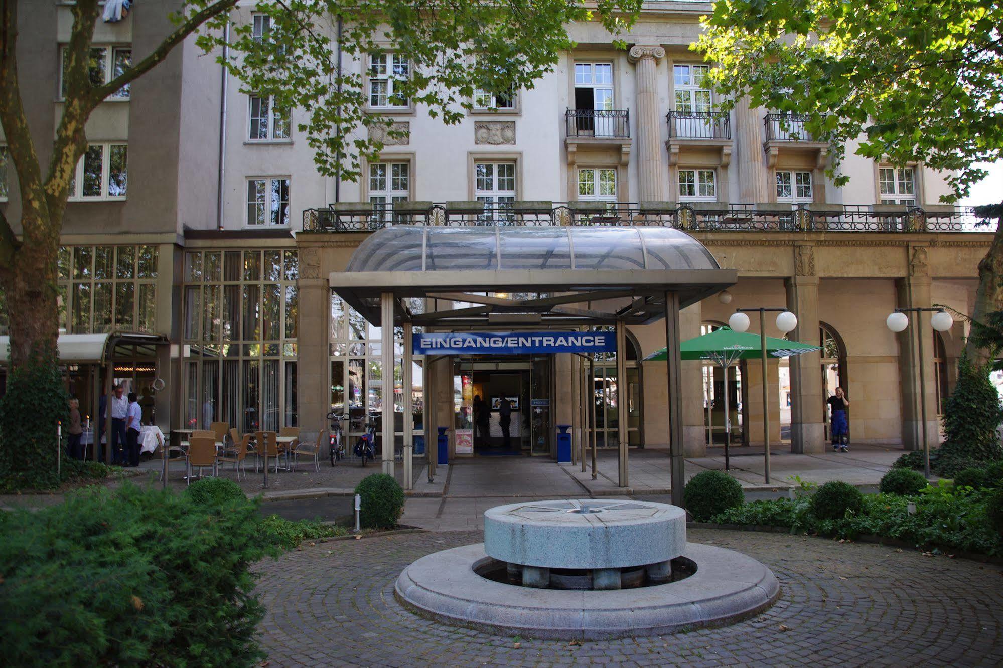 A&O Karlsruhe Hauptbahnhof Hotel Exterior photo